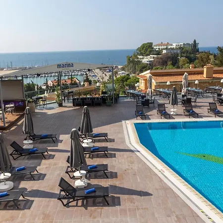 Marina Hotel 4*