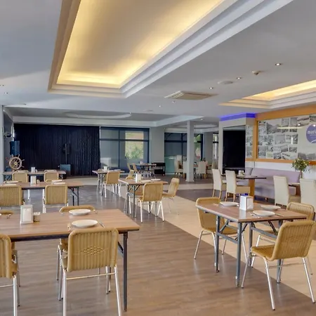 Marina Hotel 4*