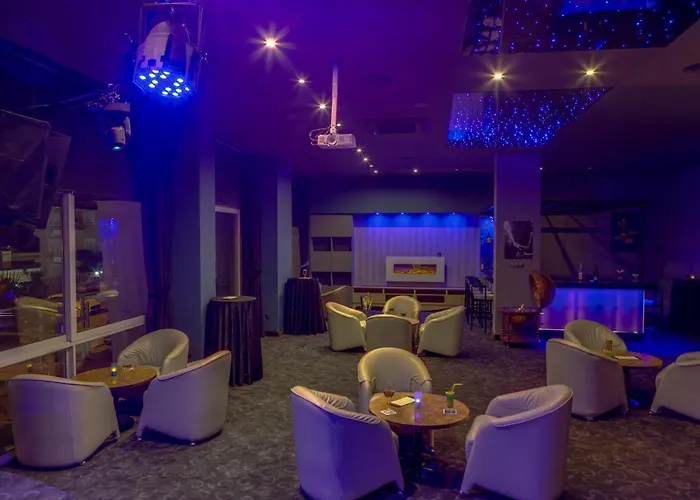 酒店 Marina 4*
