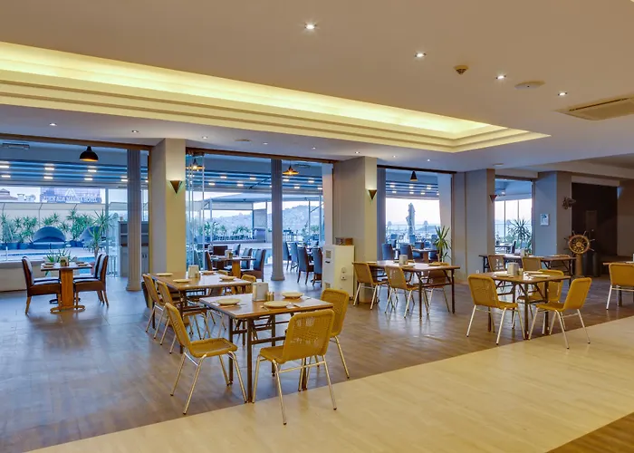 酒店 Marina 4*