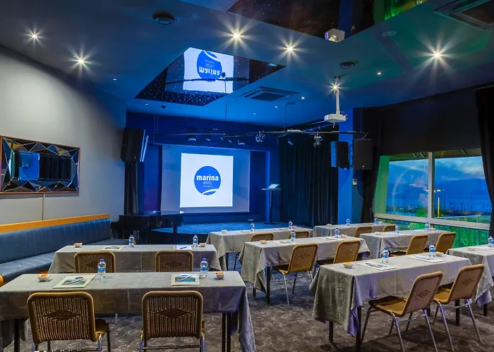 Marina 酒店 库萨达斯