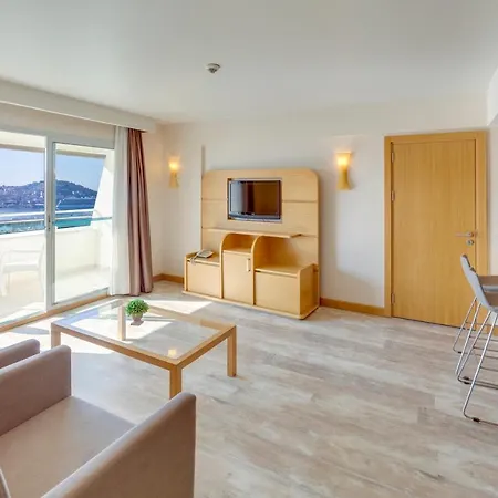 Marina Hotel 4*