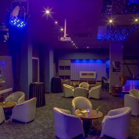 酒店 Marina 4*