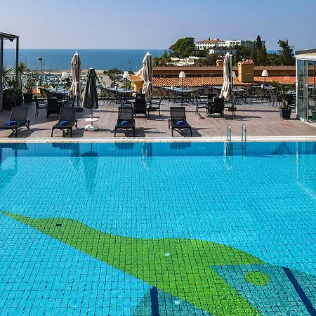 Marina Hotel