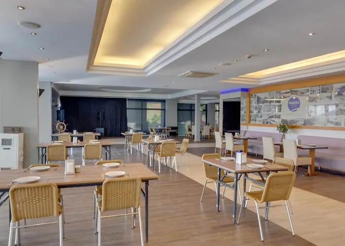 Marina Hotel 4*