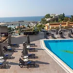 Marina Hotel 4*