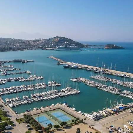 Marina Ξενοδοχείο Κουσάντασι