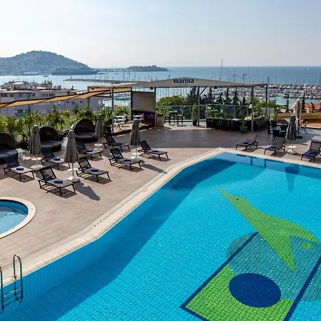 Ξενοδοχείο Marina 4*