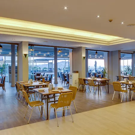 Ξενοδοχείο Marina 4*