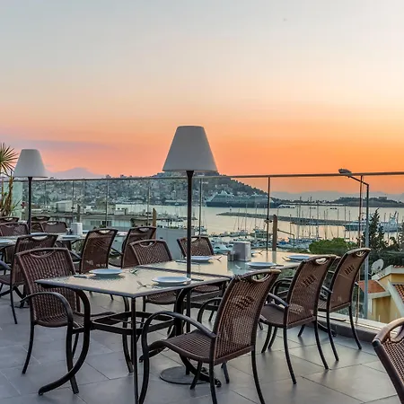 Ξενοδοχείο Marina 4*