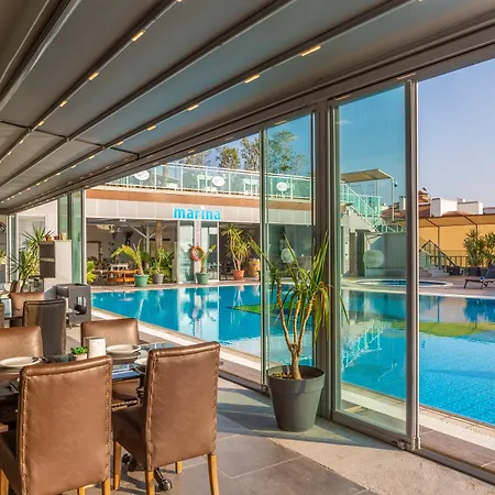 Ξενοδοχείο Marina 4*