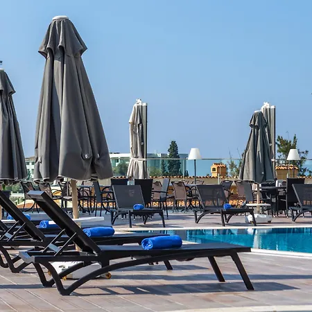 Marina Ξενοδοχείο Κουσάντασι
